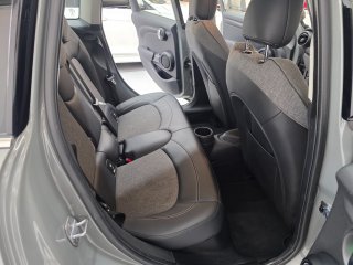 /photos/9695/db26fe58-1844-4246-c090-46d27704cb26_i320x240.jpg